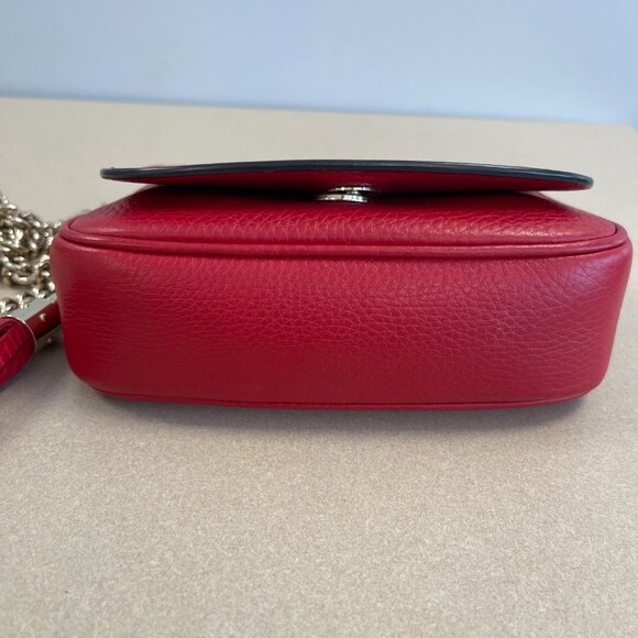 Gucci Red Pebbled Calfskin Leather Soho Flap Chain Small Shoulder Bag - Preowned - Picture 4 of 14